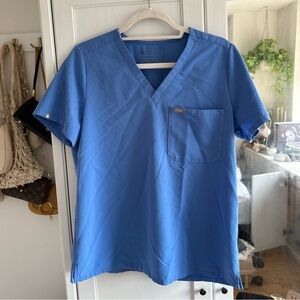 Figs Caterina One Pocket Scrub Top Size Medium - Ceil Blue